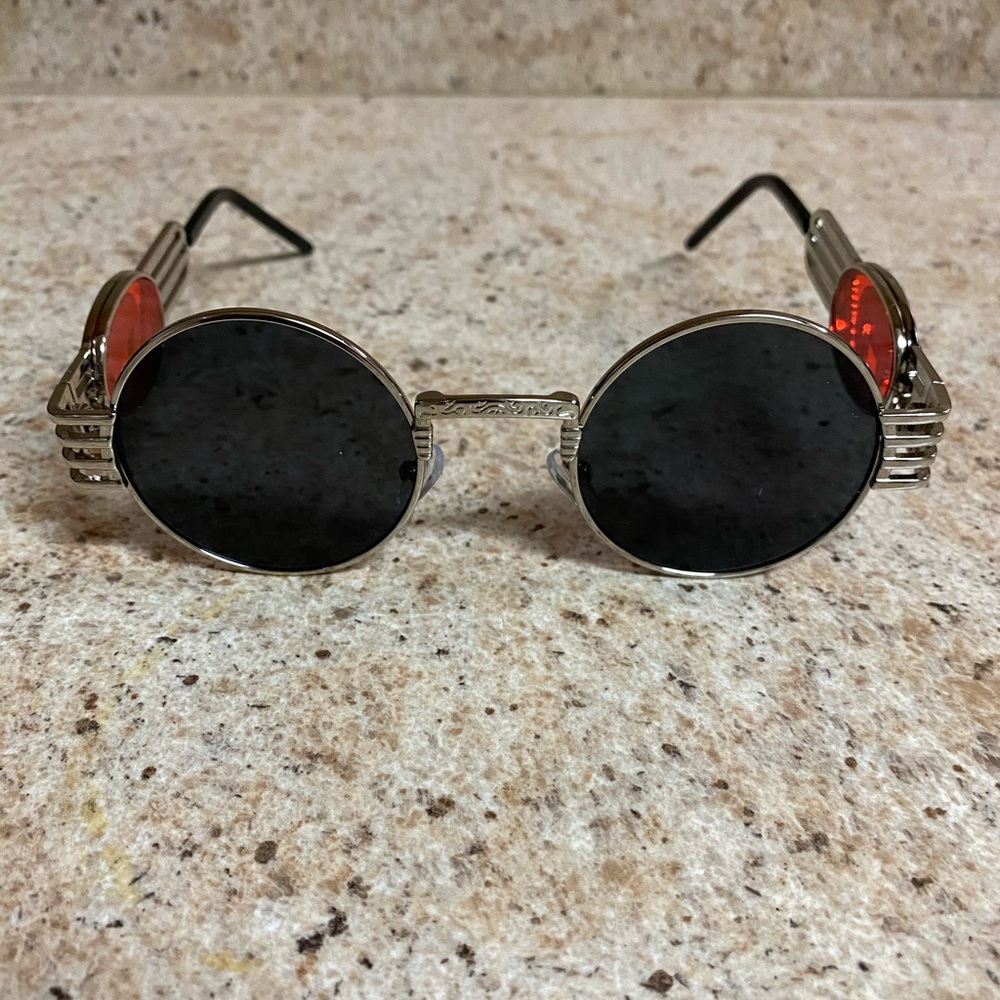 Black & Silver Dragon Circle Frames